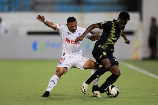 Real España venció a un pobre y deslucido Olimpia y la máquina de Jeaustin Campos se sube al liderato del torneo