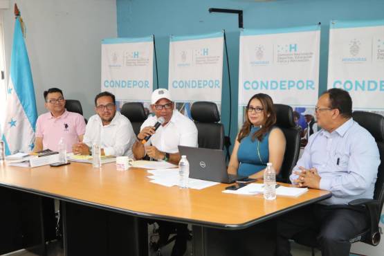 Los abogados de Condepor dieron las explicaciones a los medios respecto al informe que suponen irregularidades en el proyecto.