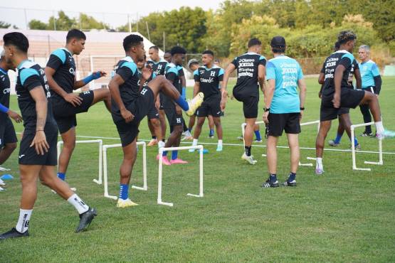 La Bicolor se estrenó con plantel completo en el segundo día de expedición por México.