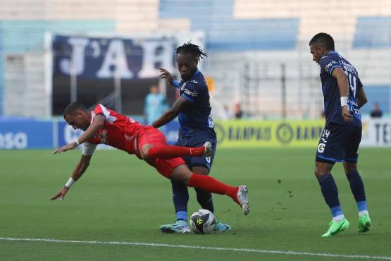 ¡Hattrick de Agustín Auzmendi y Motagua apabulla a la Real Sociedad y desplaza a Olimpia del segundo lugar!