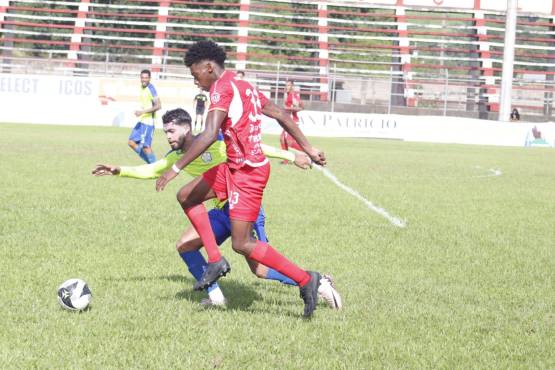 Emerson Suazo debutó en Liga Nacional de Honduras; es hijo del ‘Pungui’ Suazo.