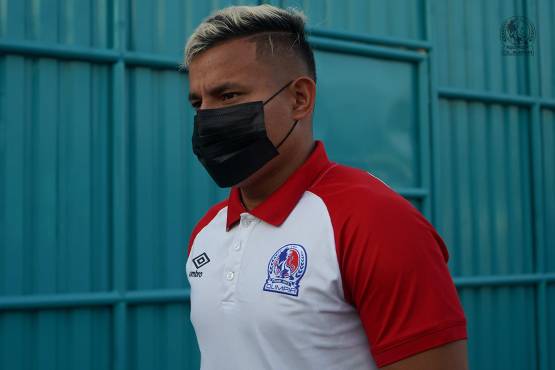 Germán Patón Mejía llegando al estadio San Jorge de Olanchito para el duelo ante Real Sociedad. Foto cortesía Twitter Olimpia