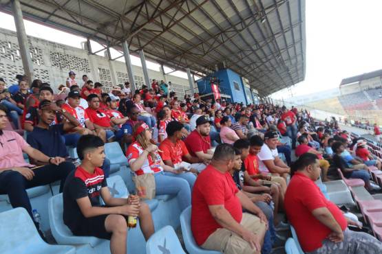 El histórico club Vida da un golpe mortal a la UPNFM y se aferra a la salvación; todo se define en Choluteca