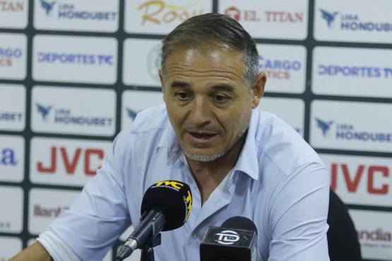 El estratega argentino realizó una autocrítica tras la eliminación.