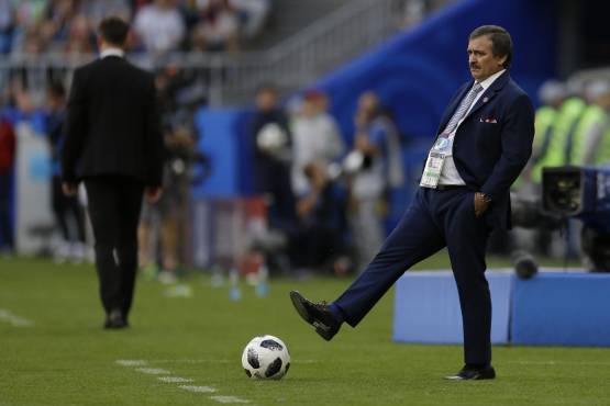 Óscar Ramírez dirigiendo en el campeonato Mundial a la Selección de Costa Rica.