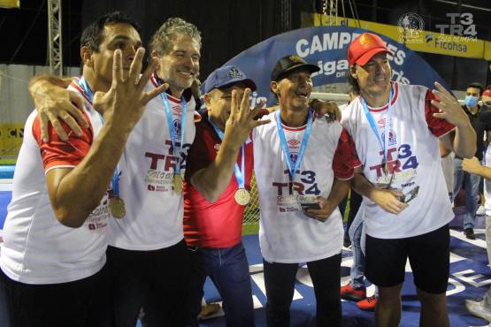 En este orden, el cuerpo técnico que tendrá Pedro Troglio en San Lorenzo: Sergio López (izquierda), Pablo Martín (centro), también Gustavo Reggi.