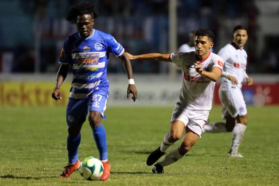 Olimpia y Victoria chocarán en el estadio Ceibeño este sábado. Foto: David Romero.