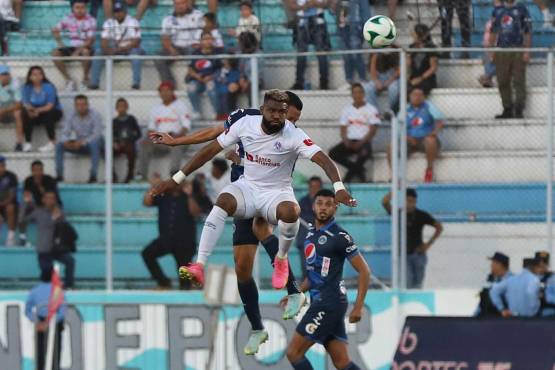 Olimpia humilla, golea y mantiene la hegemonía de Troglio contra un Motagua que se hundió en el Nacional