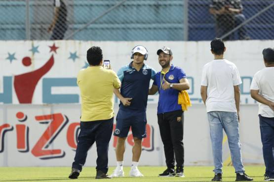 Héctor Castellanos y la foto del recuerdo con los aficionados.