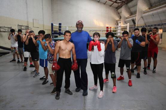 Foto. <b>David Romero.</b> El profe Solís no duda que junto a sus discípulos serán recordados por poner el nombre de Honduras en lo más alto del boxeo.