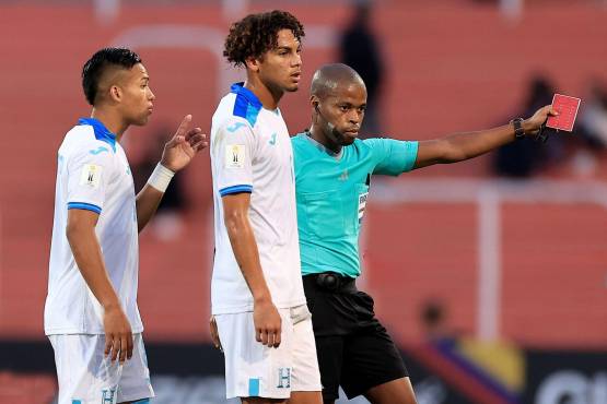 David Ruiz se marchó expulsado al minuto 27.