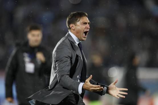 El festejo de Diego Alonso tras clasificar a su primer mundial como entrenador.