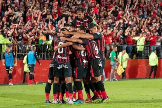 Alajuelense llegó a la final echando al Real España de Honduras.