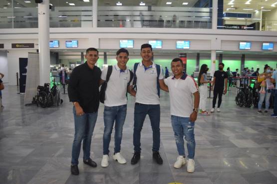 Aldo Romero y Alejandro Burgos previo a su salida rumbo a Brasil.