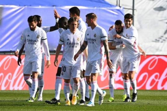 Benzema abrió el marcador para el Real Madrid ante el Valencia en el Di Stéfano.