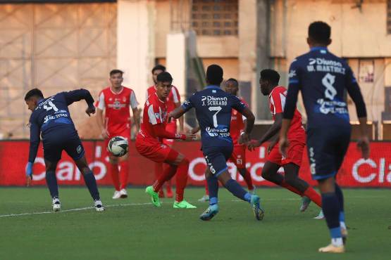 ¡Hattrick de Agustín Auzmendi y Motagua apabulla a la Real Sociedad y desplaza a Olimpia del segundo lugar!