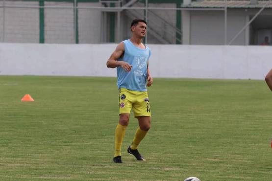 Roberto Moreira, la esperanza del gol del Génesis.