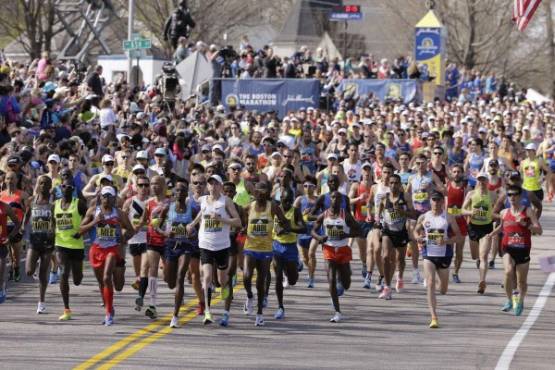 Elite men runners lead the field in thee the 121st Boston Marathon on Monday, April 17, 2017, in Hopkinton, Mass. (AP Photo/Steven Senne)