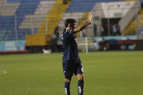 Agustín Auzmendi se despidió de la gente de Motagua con ojos brillosos.
