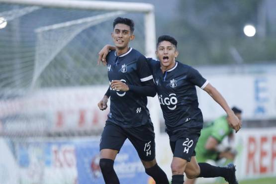 El novato delantero se armó de valor y le dio el gol del triunfo al Honduras Progreso mediante un lanzamiento penal. FOTO: Neptalí Romero