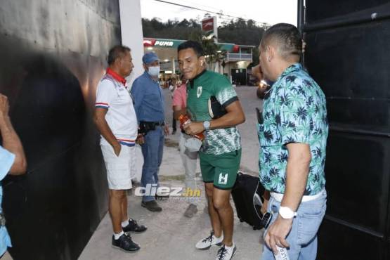 Rambo de León durante su llegada al estadio Argelio Sabillón. Foto: Neptalí Romero.