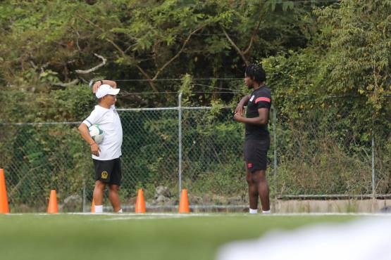 Luego de varios torneos siendo suplente, José García quiso salir del Olimpia en busca de minutos, pero tras quedarse, ha sido relegado a entrenar por parte.