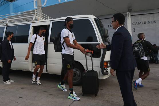 Así se vivó el minuto a minuto del empate entre Motagua y Olimpia por la semifinal de ida en Liga Concacaf