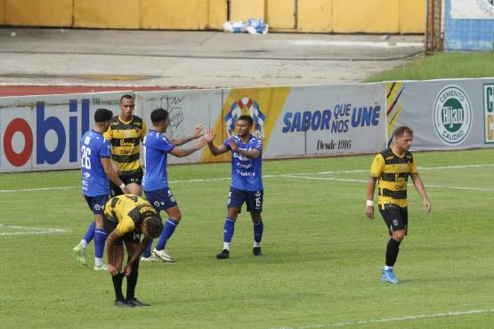 Xelajú sentenció el partido con dos goles en el primer tiempo. FOTO: Neptalí Romero