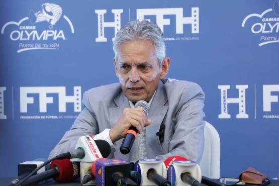 Rueda revela que quiere convocar a Honduras a futbolista del Borussia Dortmund, ¿Harold Fonseca descartado?