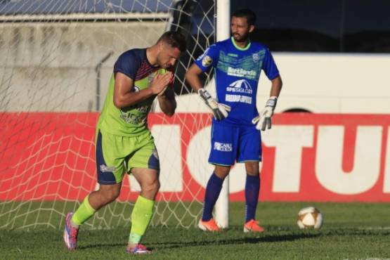 MarathÃ³n vs Real de Minas jornada 14 torneo Apertura 2019MarathÃ³n visitÃ³ DanlÃ­ para enfrentar a Real de Minas en un entretenido partido que comenzaba la jornada 14 del Apertura de la Liga Nacional- MarathÃ³n sigue lÃ­der indiscutible al sacar oro en DanlÃ­ - El equipo verde derrotÃ³ 1-0 a los minense con Ãºnico gol de Yustin Arboleda que los pone mÃ¡s lÃ­deres del Apertura. -