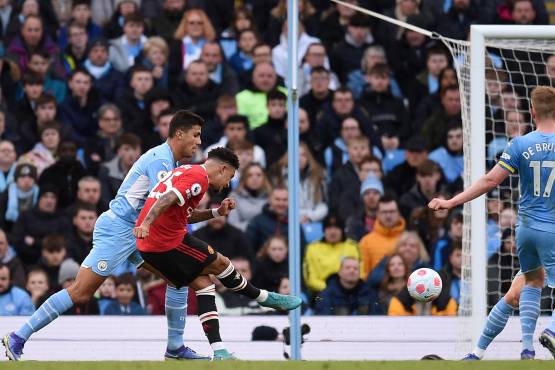 El Manchester City pulveriza con tremenda paliza al United que no contó con Cristiano Ronaldo