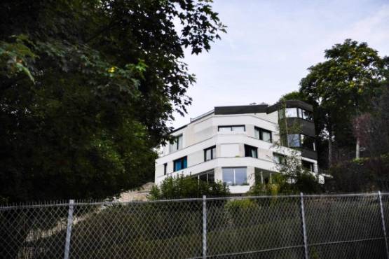 The house chosen to settle in by French L1 Paris Saint-Germain's Brazilian superstar Neymar is pictured in Bougival, a western Paris suburb, on September 1, 2017. After weeks in a Paris palace hotel, Neymar settled in a 5-storey luxury house in Bougival, that includes 5,000 square -meters of land and an indoors pool. / AFP PHOTO / CHRISTOPHE SIMON