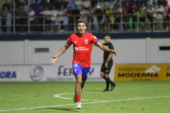 Olimpia castiga al Juticalpa FC en el Juan Ramón Brevé y se consolida como único líder del Apertura 2025