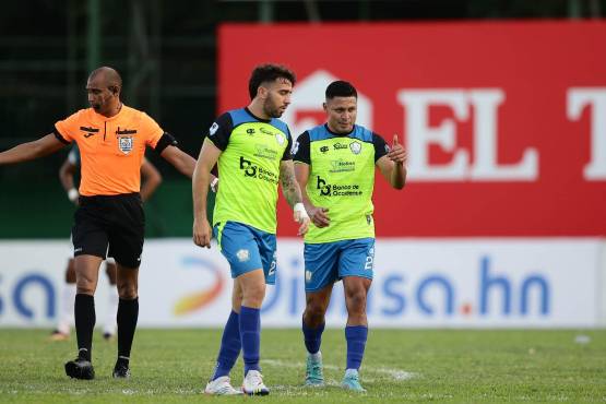 Frelys López y Ovidio Lanza le salvaron la tarde a Agustín Auzmendi, quien tuvo una tarde para el olvido. FOTOS: Yoseph Amaya