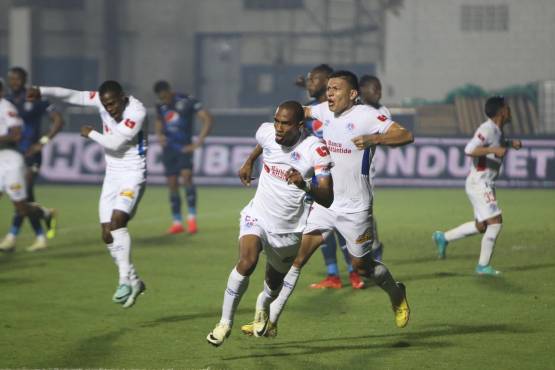Bengtson también se ha afianzado como el segundo mejor goleador histórico del Olimpia.
