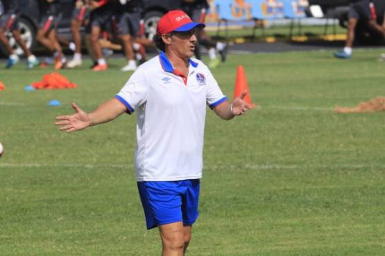 Club Deportivo Olimpia torneo apertura 2019 .- Pedro Antonio Troglio, es un exfutbolista argentino. Se desempeÃ±a como entrenador del Olimpia de la Liga Nacional