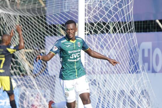 Félix Crisanto retornó a la titularidad con Marathón y lo hizo con asistencia. FOTO: Neptalí Romero