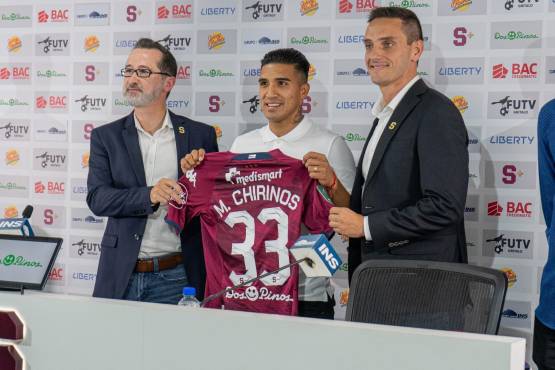 Michaell Chirinos fue presentado la semana pasada como fichaje del Saprissa.