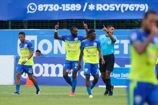 Potros suma dos triunfos y dos derrotas con el DT Mauro Di Giobbi. FOTO: Neptalí Romero