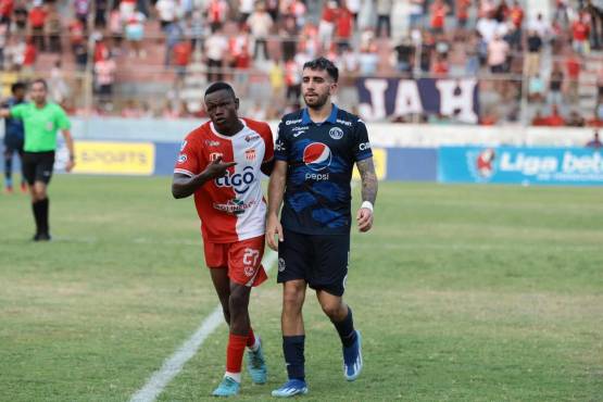 Auzmendi se refirió a su expulsión en el Vida-Motagua: “Es justa, fue una tontera mía, me arrepiento”