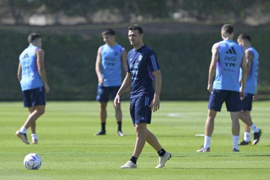 Lionel Scaloni es el primer convencido, como corresponde, de avanzar a la siguiente ronda en este Mundial de Qatar.