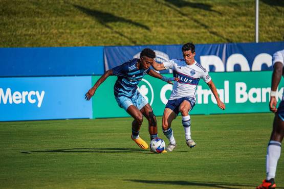 Nacido el 4 de diciembre del 2003, Alenis Vargas cuenta con un físico formidable. Mide 1.88 metros.