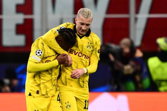 Jamie Bynoe-Gittens y Marco Reus guiaron al Dortmund hacia el triunfo en Milán.