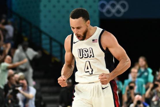 Steph Curry lideró la remontada del Team USA ante Serbia con 9/14 triples y 36 puntos.