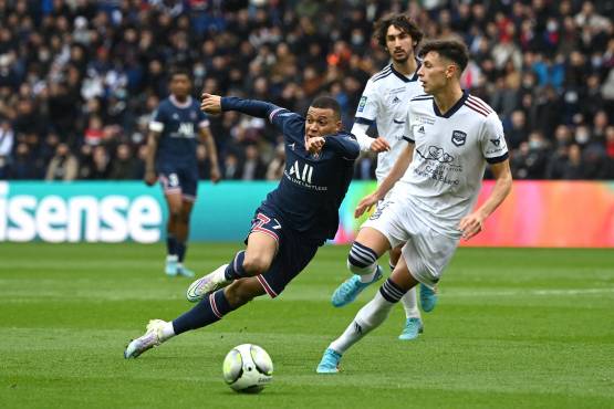 PSG aplastó al Girondins de Burdeos de Alberth Elis que se hunde en el descenso; Mbappé, Neymar y Paredes marcaron