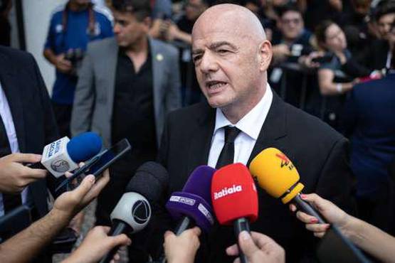 Gianni Infantino destacó el legado del astro brasileño Pelé en el deporte, indicando que las nuevas generaciones deben de conocer sobre su figura.