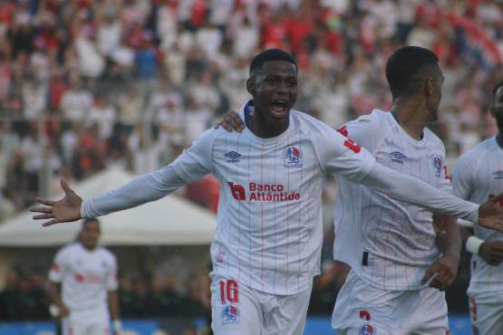 Julián Martínez fue el mejor jugador del Olimpia el torneo pasado.