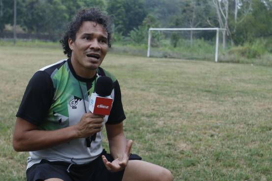 Quiere una dupla de técnicos hondureños en el proceso al Mundial del 2026.