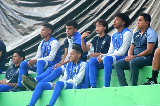 Honduras vapuleó a El Salvador por el Premundial Sub 17 y clasifica a los octavos de final