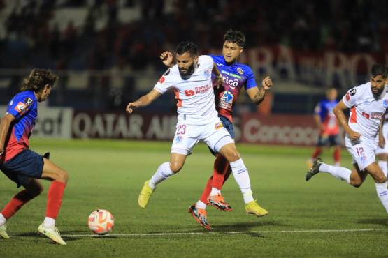 Doblete de Benguché y triunfo ante FAS del Olimpia, que sigue soñando con la clasificación en Copa Centroamericana